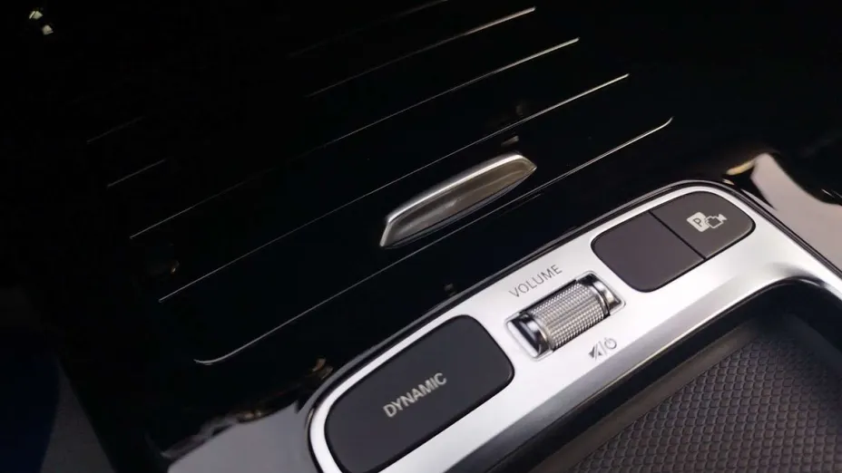 MERCEDES-BENZ CLA -