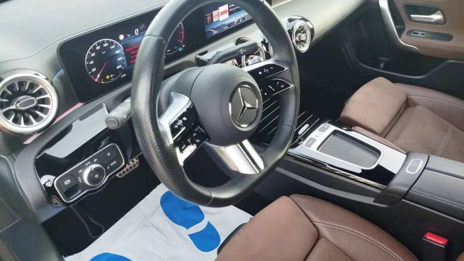 MERCEDES-BENZ CLA -