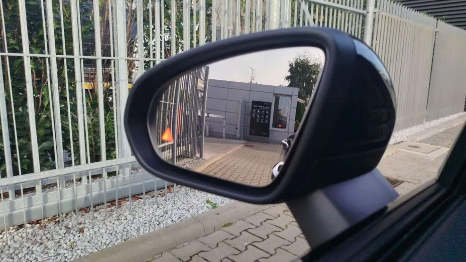 MERCEDES-BENZ CLA -