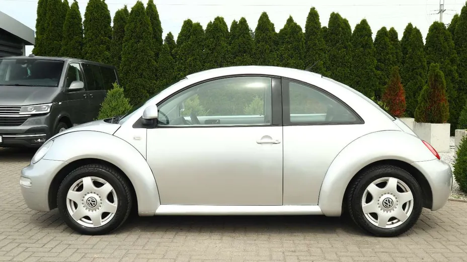 VOLKSWAGEN New Beetle -