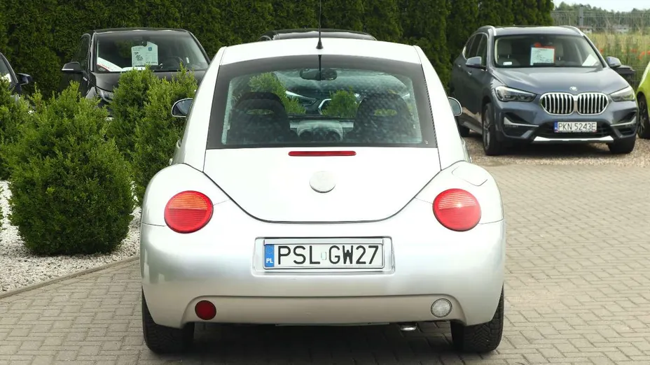 VOLKSWAGEN New Beetle -