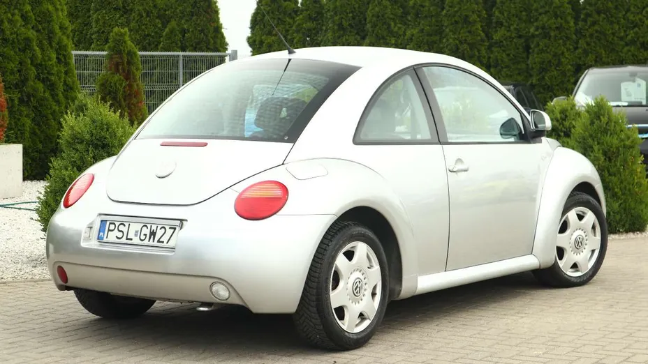 VOLKSWAGEN New Beetle -