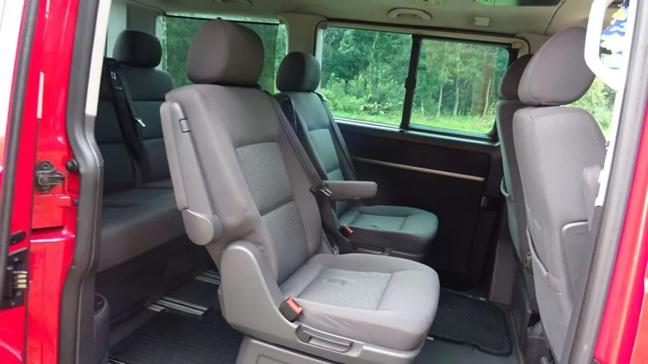VOLKSWAGEN Multivan -