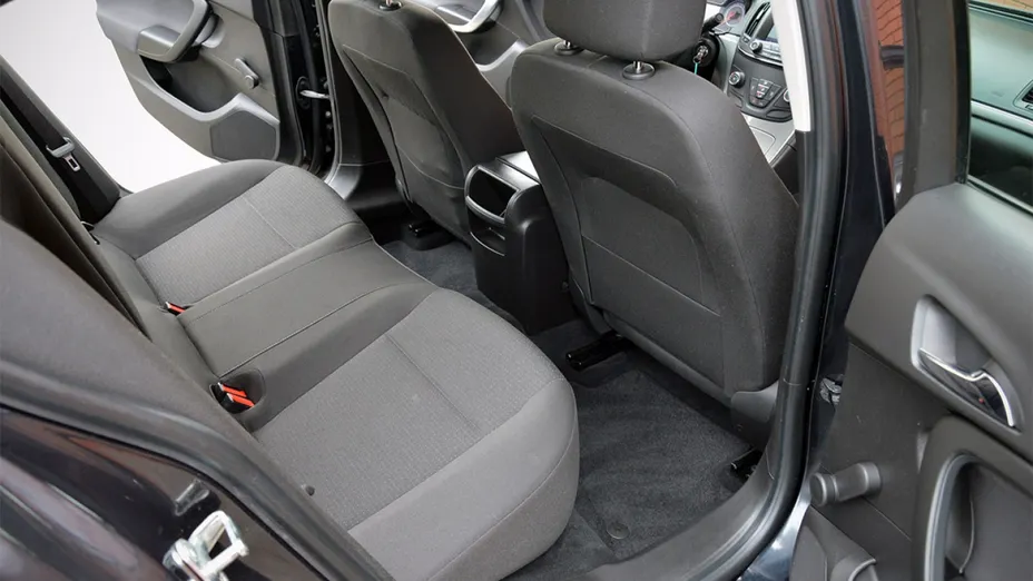 OPEL Insignia -