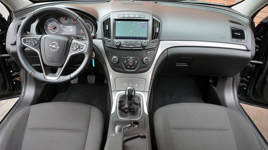 OPEL Insignia -