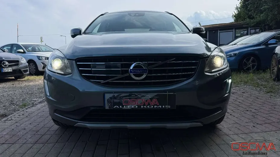 VOLVO XC60 -
