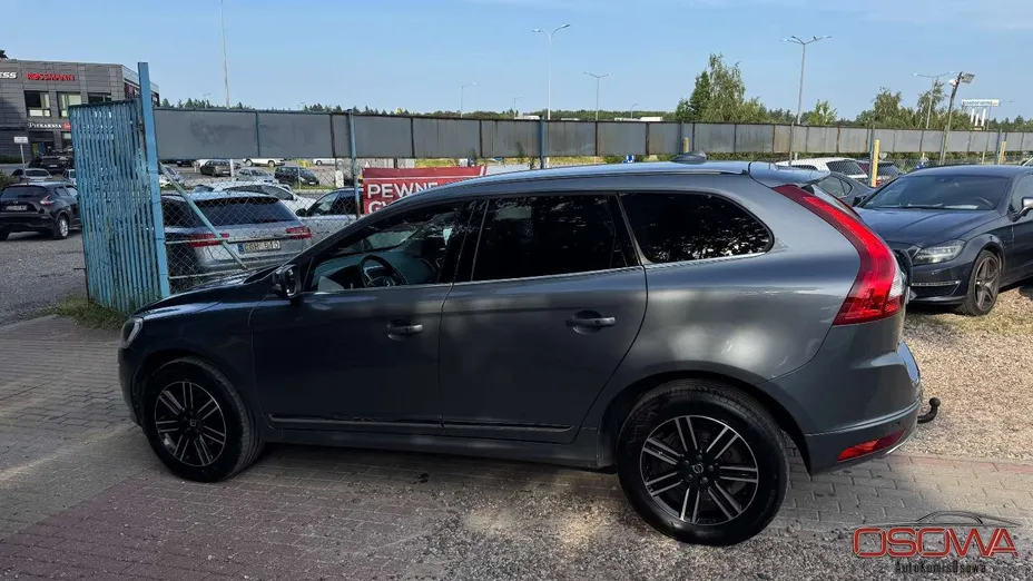 VOLVO XC60 -