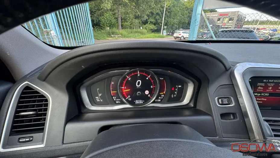 VOLVO XC60 -