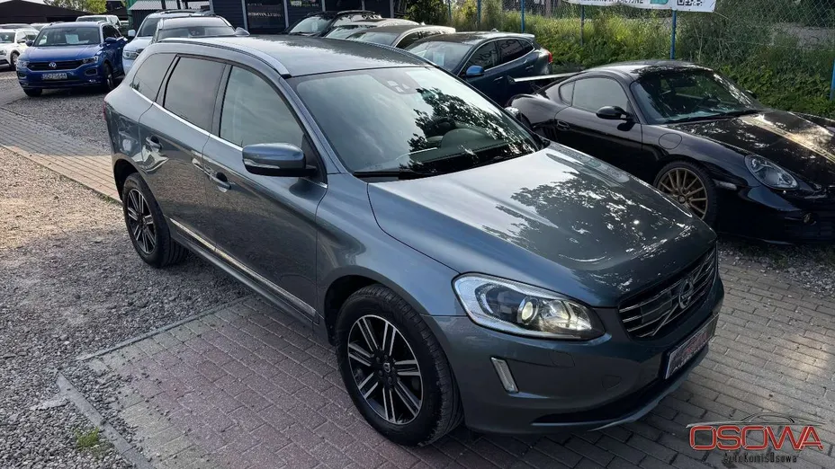 VOLVO XC60 -