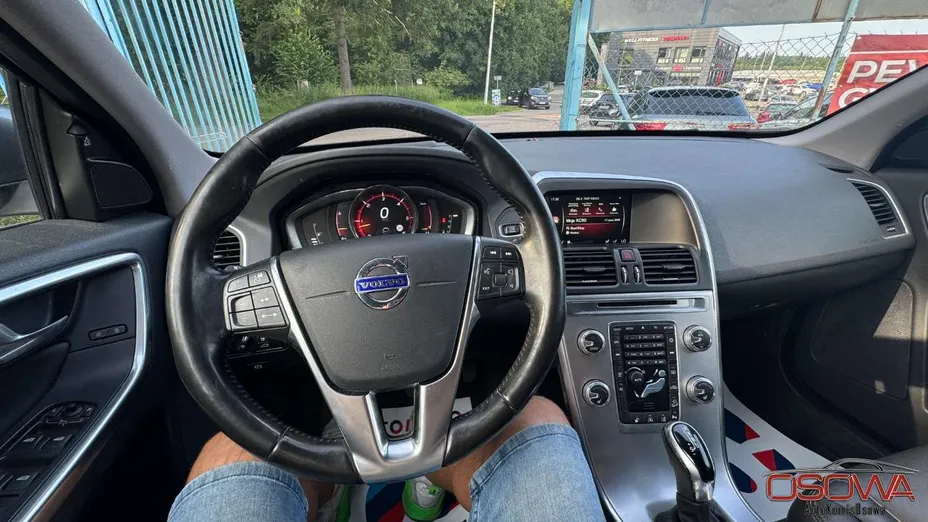 VOLVO XC60 -