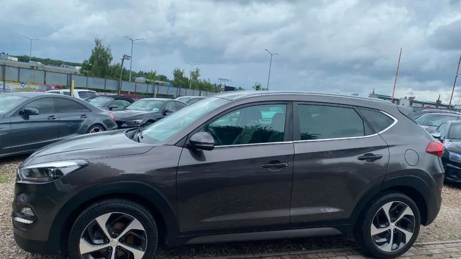HYUNDAI Tucson -