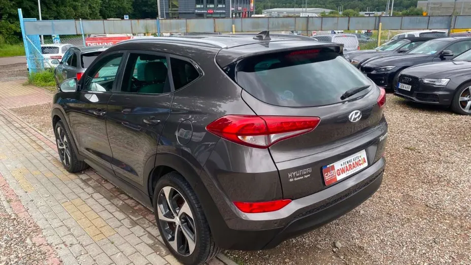 HYUNDAI Tucson -