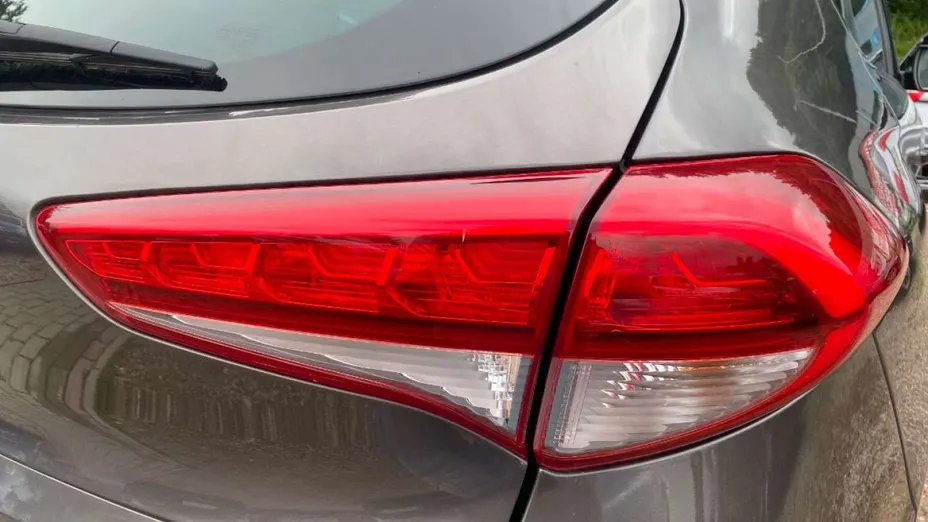 HYUNDAI Tucson -