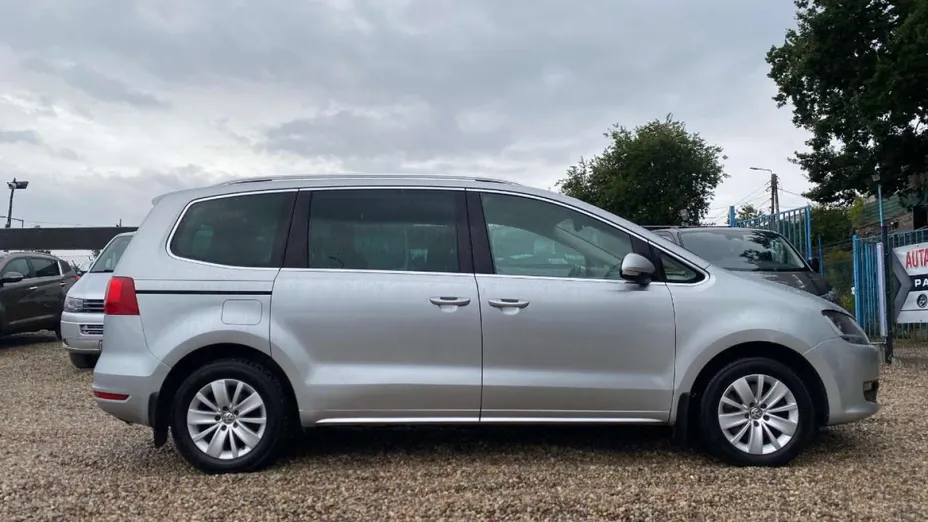 VOLKSWAGEN Sharan -