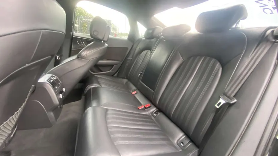 AUDI A6 -