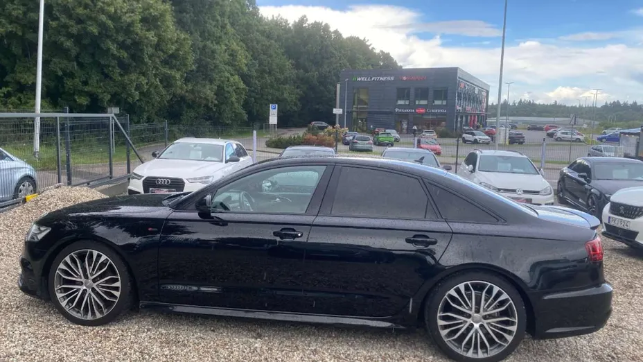 AUDI A6 -