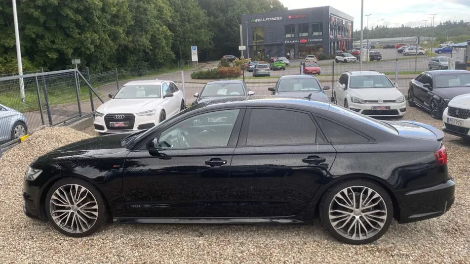 AUDI A6 -
