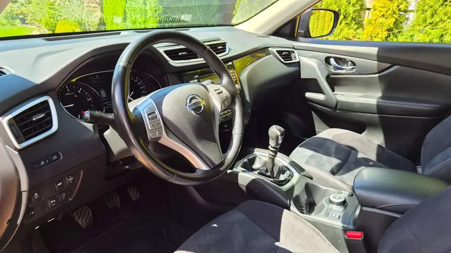 NISSAN X-Trail -
