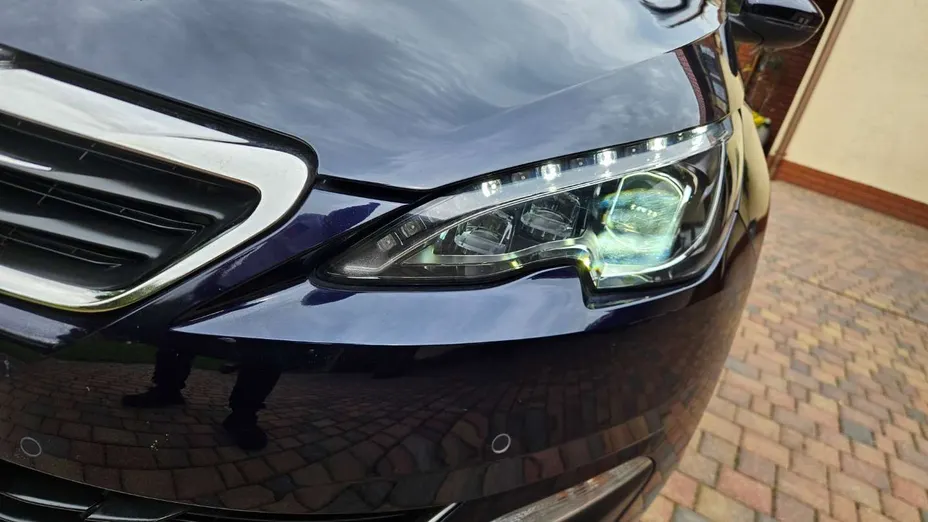 PEUGEOT 308 -
