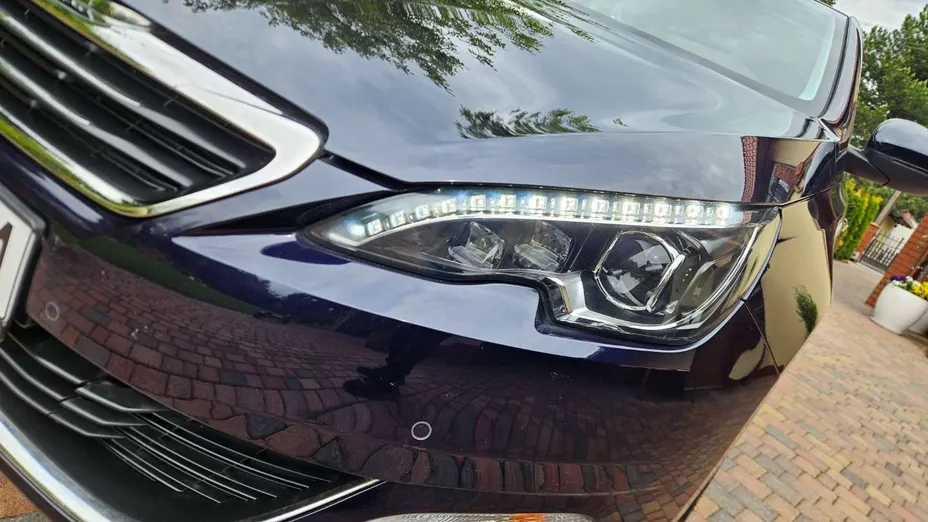 PEUGEOT 308 -