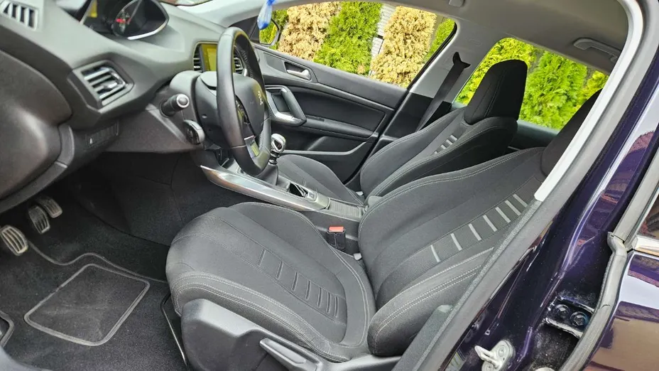 PEUGEOT 308 -