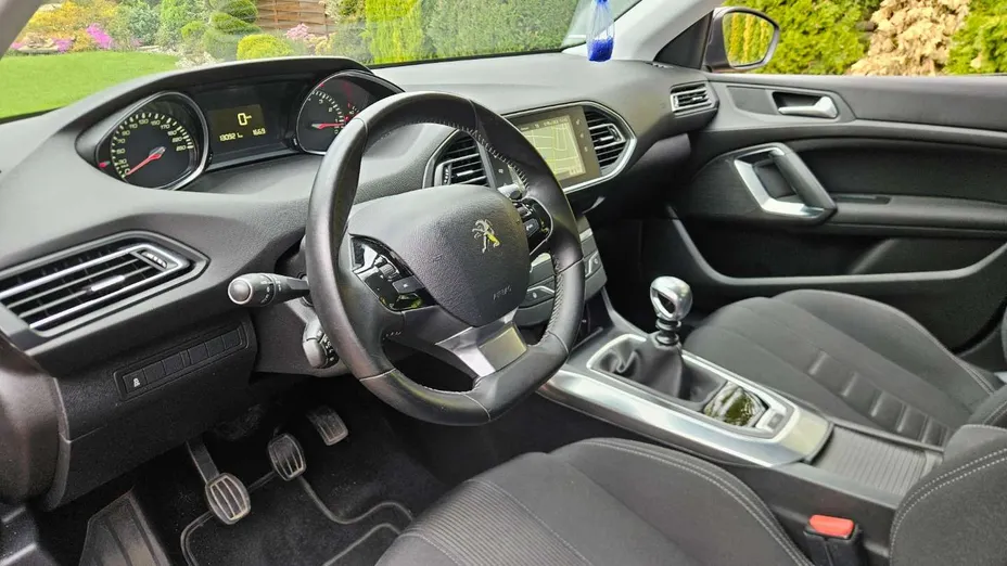PEUGEOT 308 -