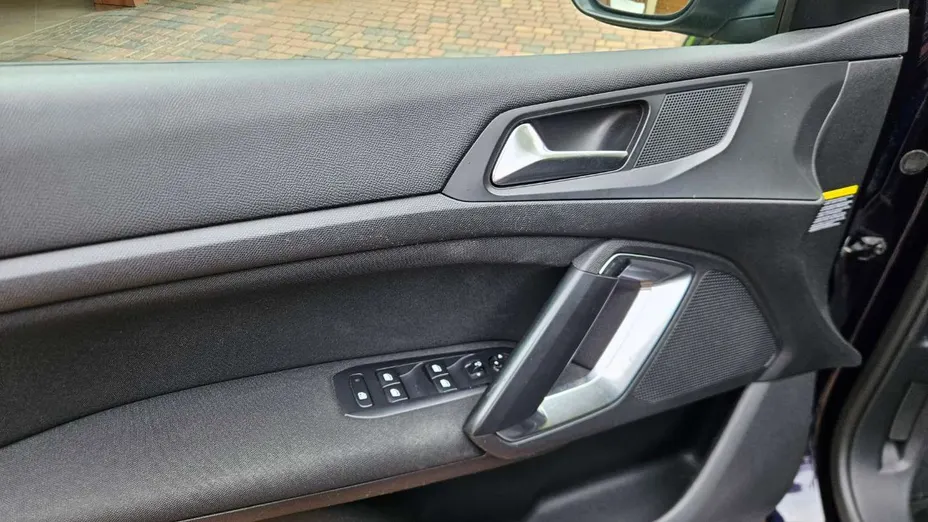 PEUGEOT 308 -