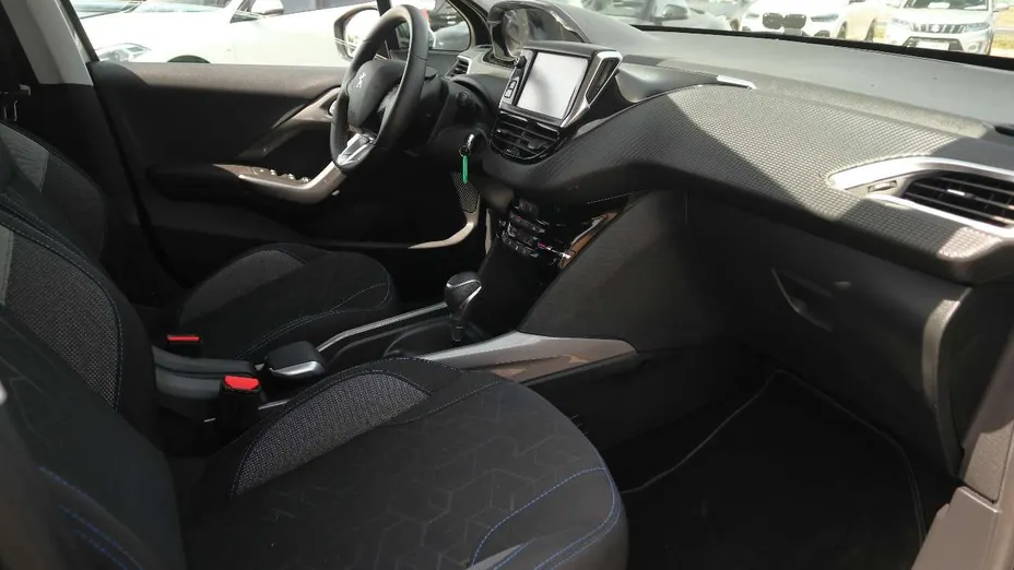 PEUGEOT 2008 -