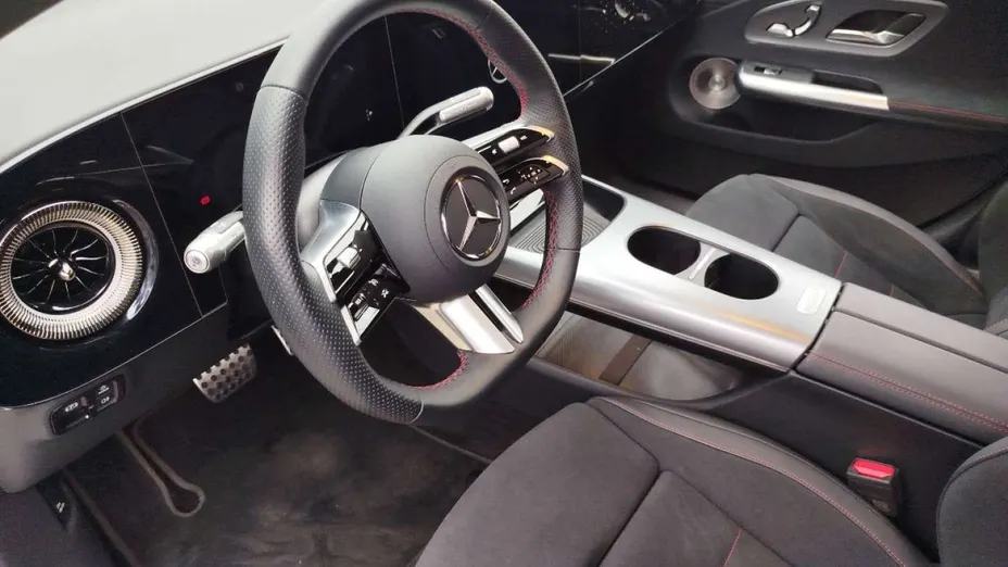MERCEDES-BENZ CLA -