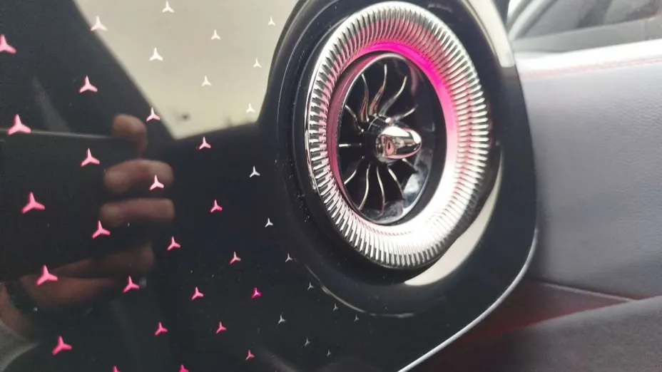 MERCEDES-BENZ CLA -