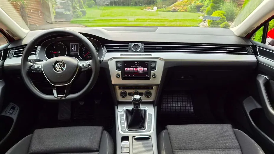 VOLKSWAGEN Passat -