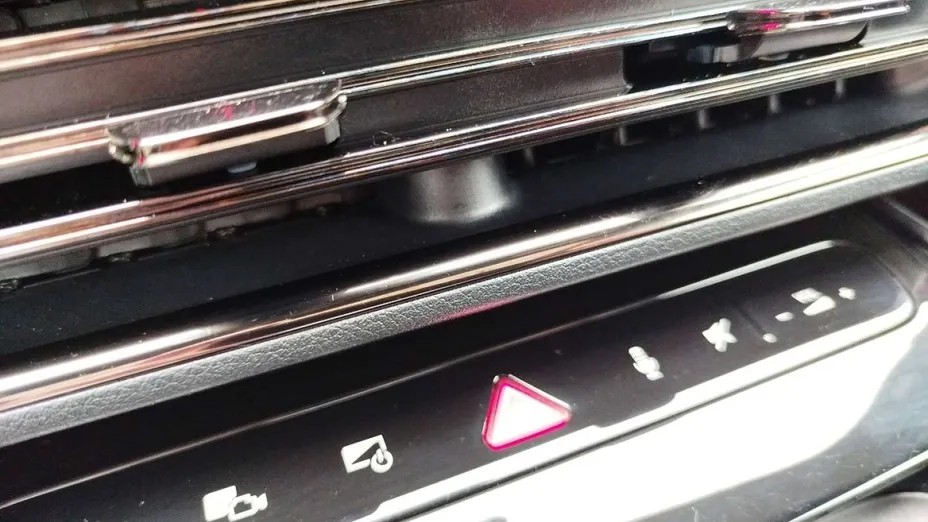MERCEDES-BENZ CLA -