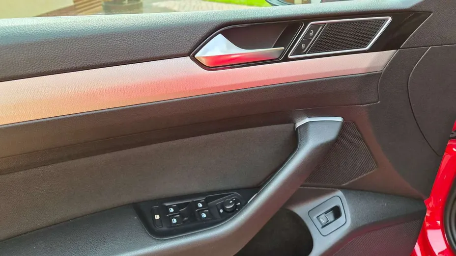 VOLKSWAGEN Passat -