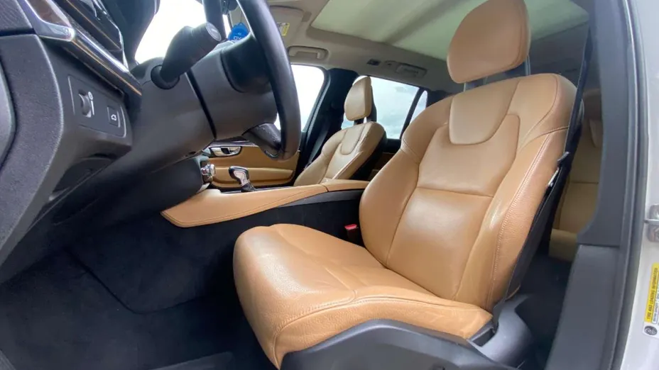 VOLVO XC90 -