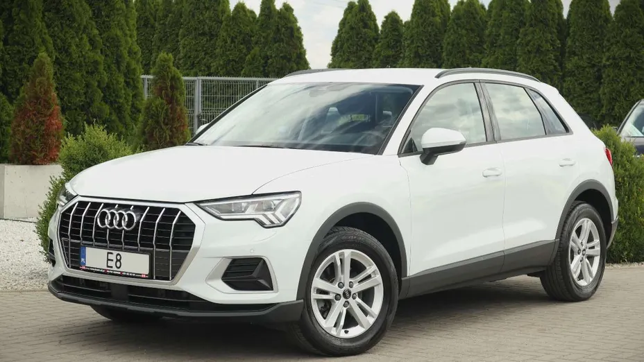 AUDI Q3 -