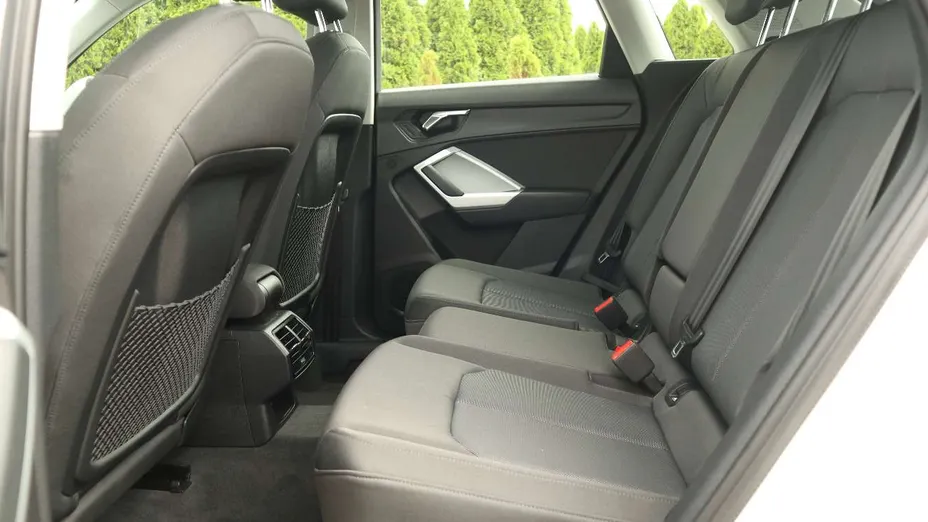 AUDI Q3 -