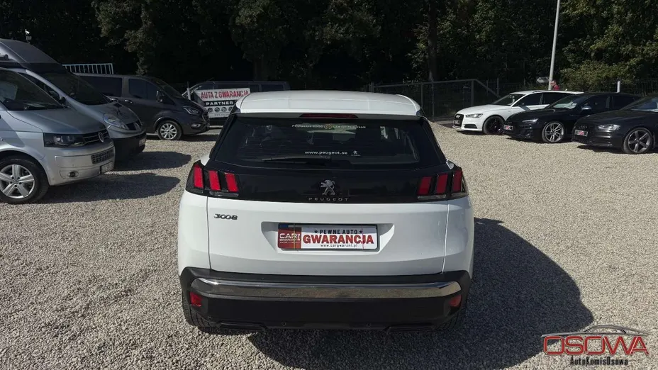PEUGEOT 3008 -
