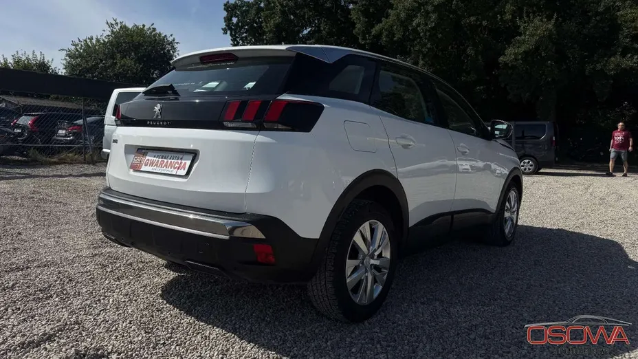PEUGEOT 3008 -