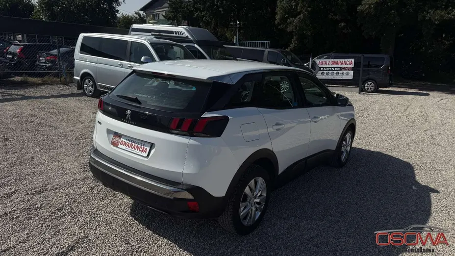 PEUGEOT 3008 -