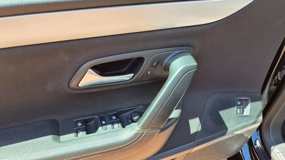 VOLKSWAGEN Passat CC -