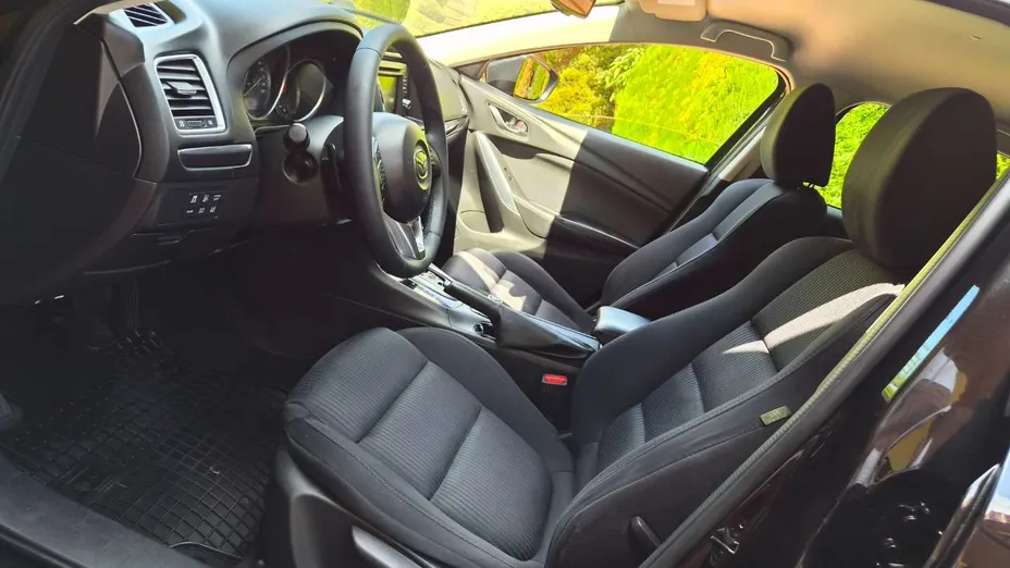 MAZDA 6 -