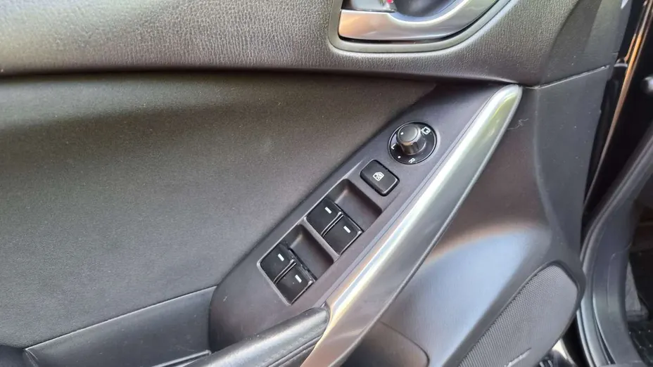 MAZDA 6 -