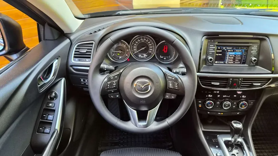 MAZDA 6 -