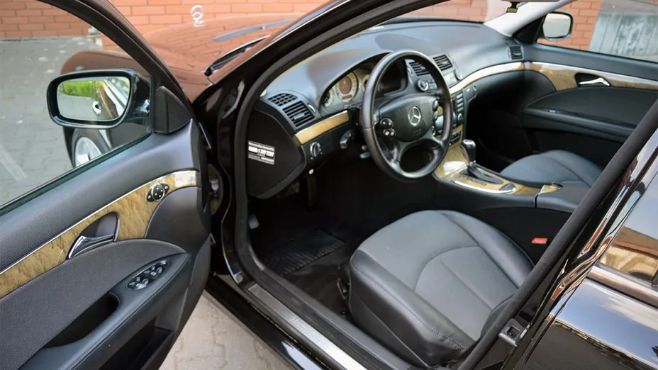 MERCEDES-BENZ E Klasa -