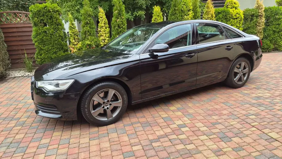 AUDI A6 -