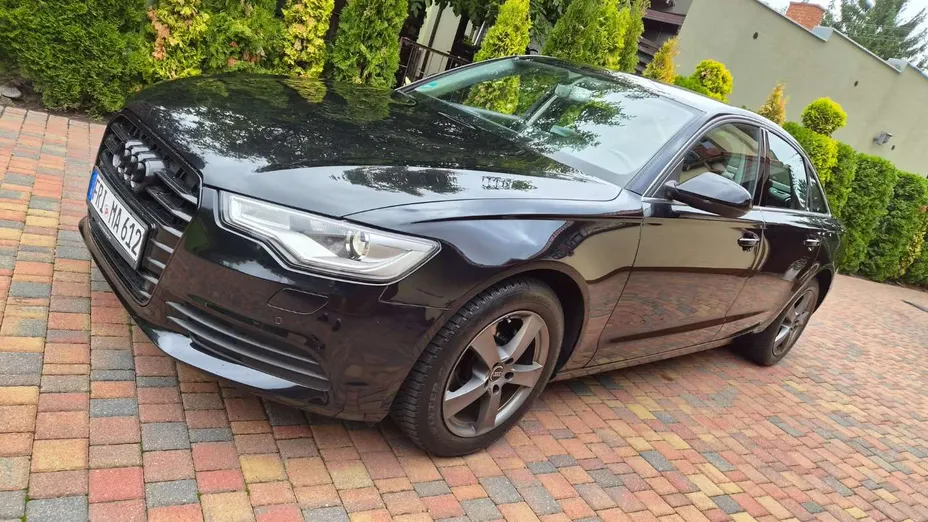 AUDI A6 -