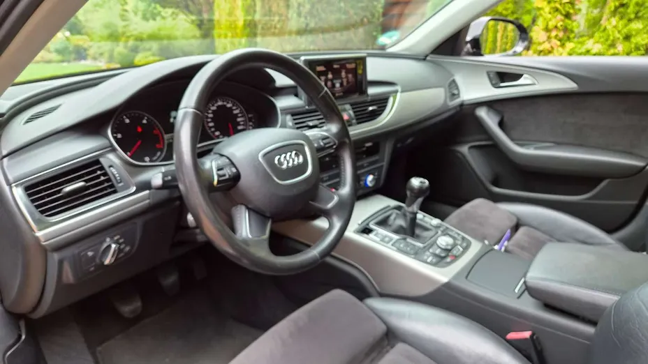 AUDI A6 -