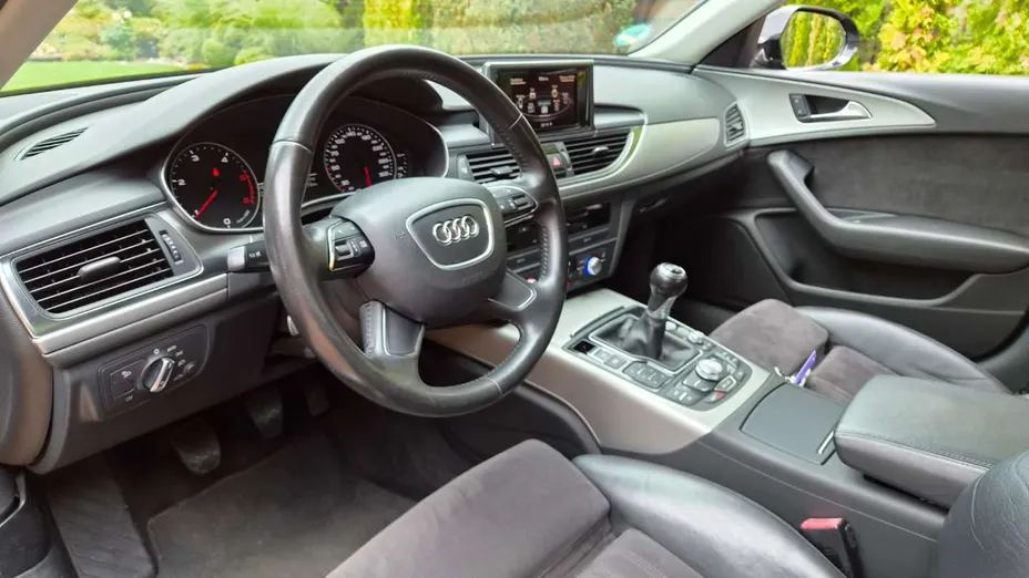 AUDI A6 -