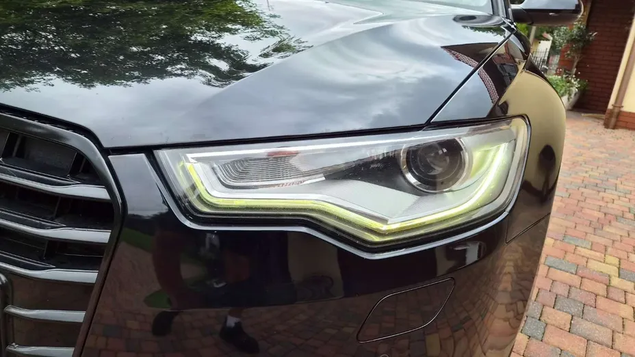 AUDI A6 -