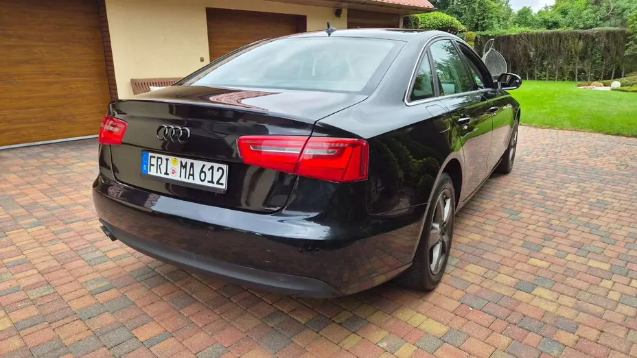 AUDI A6 -